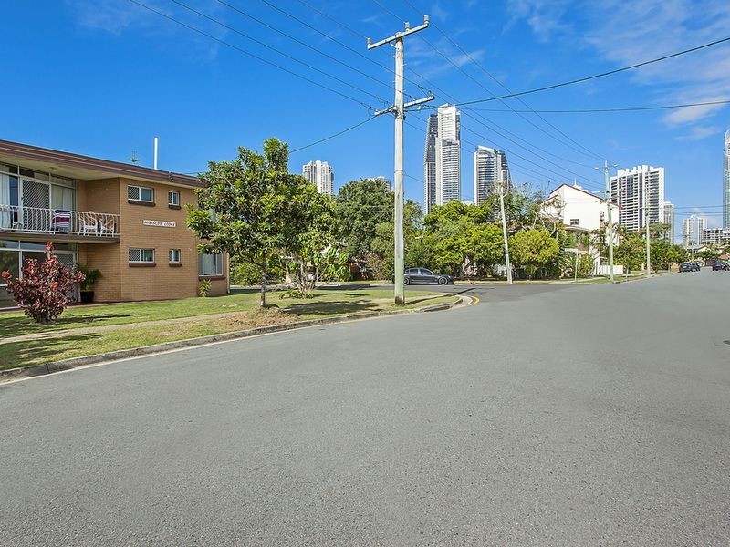 2/260 Stanhill Drive, Surfers Paradise QLD 4217