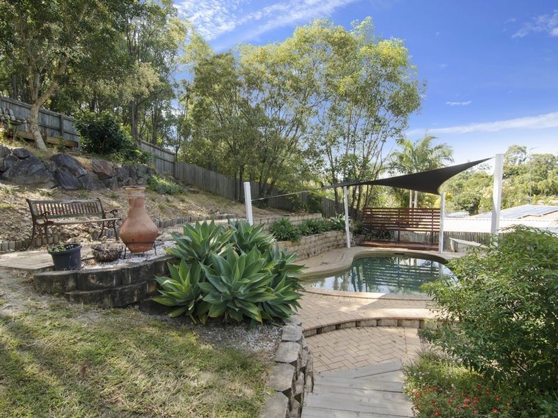 49 Renfrew Drive, Highland Park QLD 4211