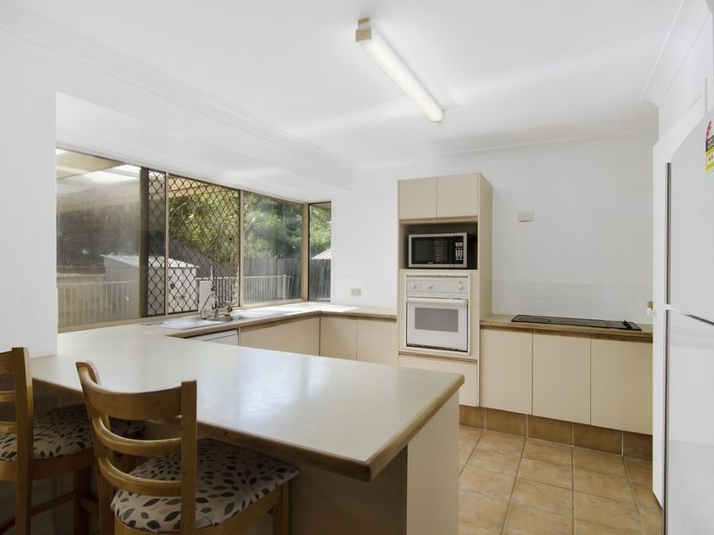 49 Renfrew Drive, Highland Park QLD 4211