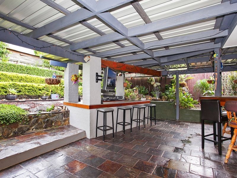 4 Kenneth Drive, Highland Park QLD 4211