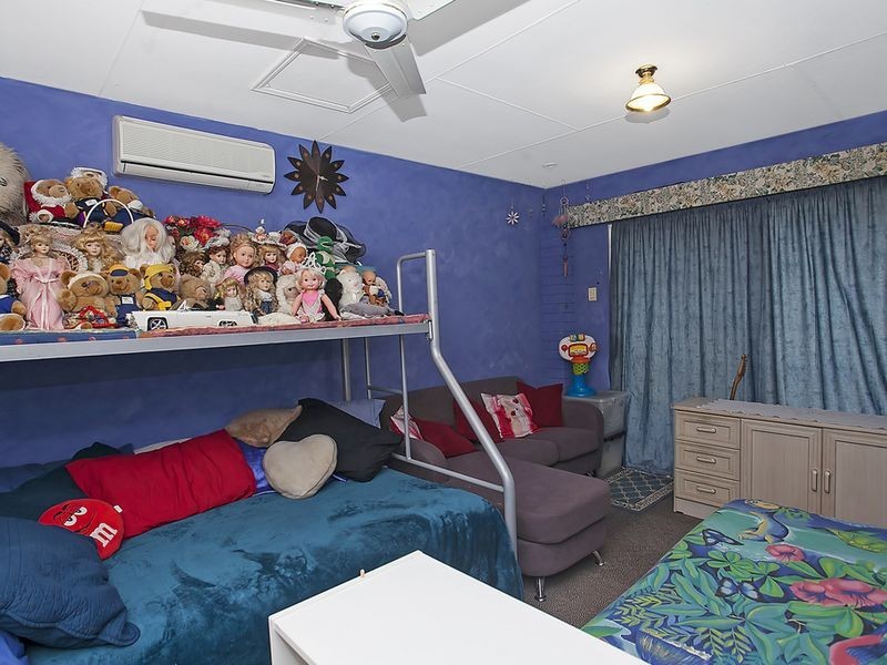 4 Kenneth Drive, Highland Park QLD 4211