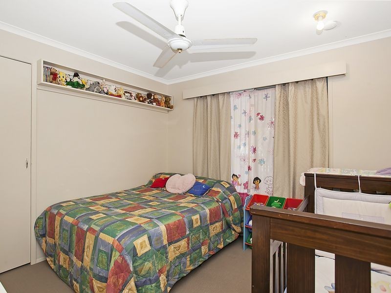 4 Kenneth Drive, Highland Park QLD 4211