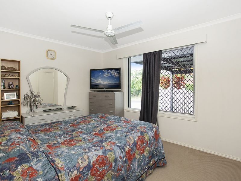 4 Kenneth Drive, Highland Park QLD 4211