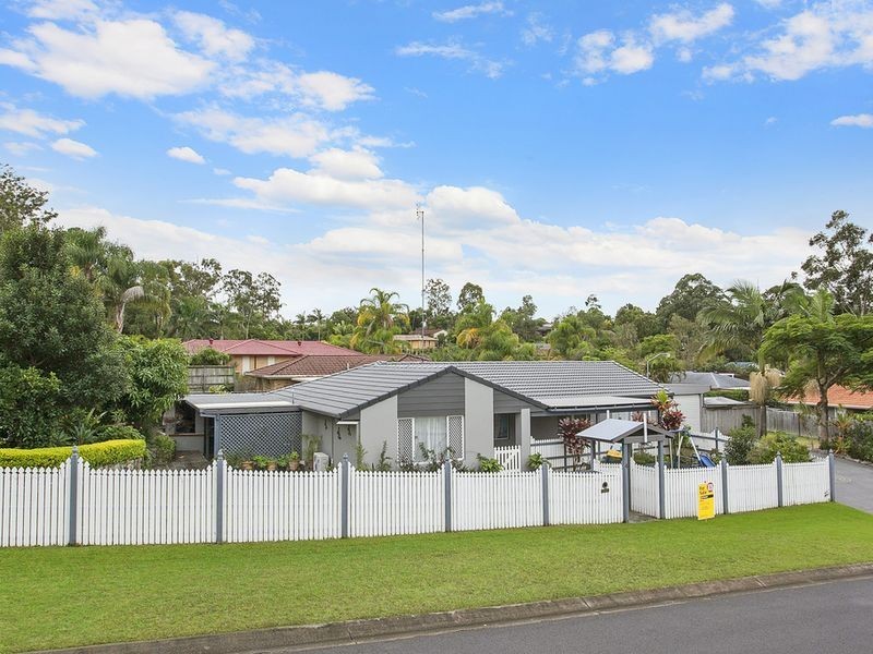 4 Kenneth Drive, Highland Park QLD 4211