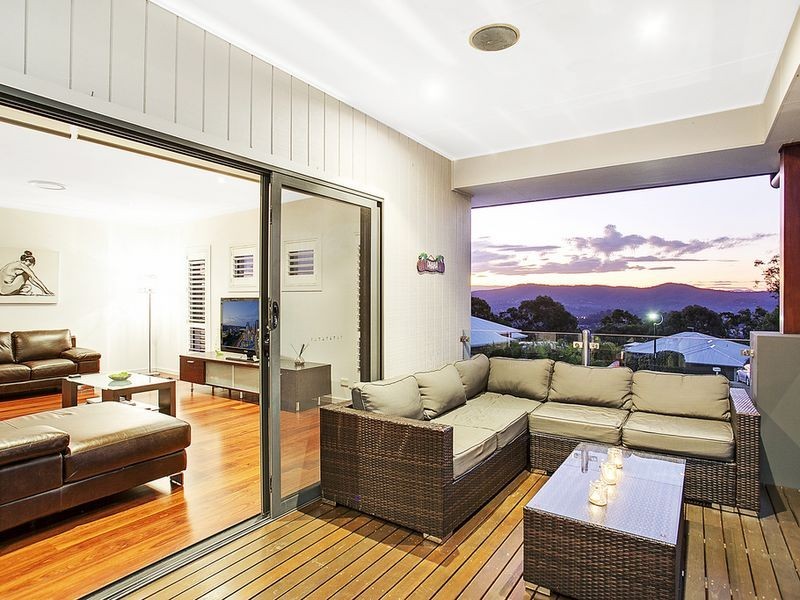 48 Tara Vista Boulevard, Highland Park QLD 4211