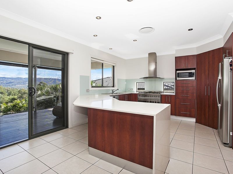 48 Tara Vista Boulevard, Highland Park QLD 4211