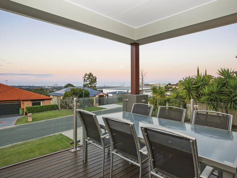 48 Tara Vista Boulevard, Highland Park QLD 4211