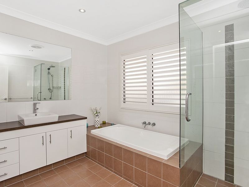 48 Tara Vista Boulevard, Highland Park QLD 4211