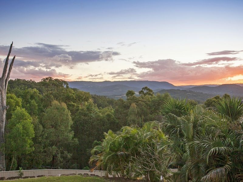 48 Tara Vista Boulevard, Highland Park QLD 4211