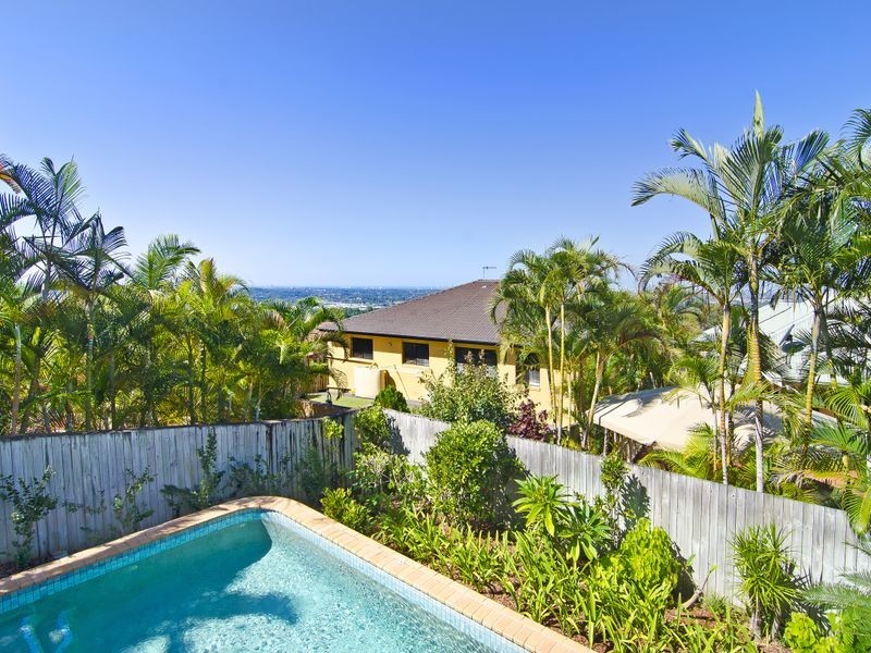 9 Galleria Court, Highland Park QLD 4211