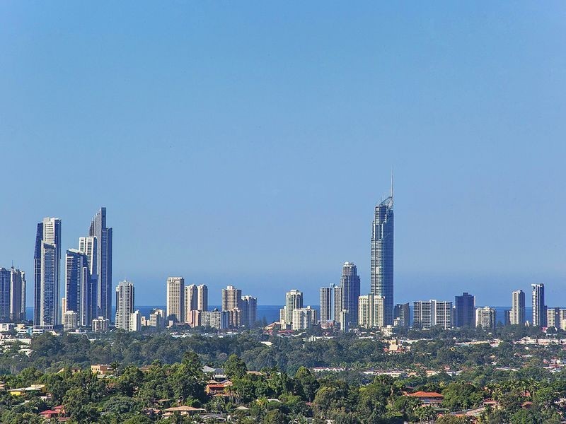 8 Parklane Place, Highland Park QLD 4211