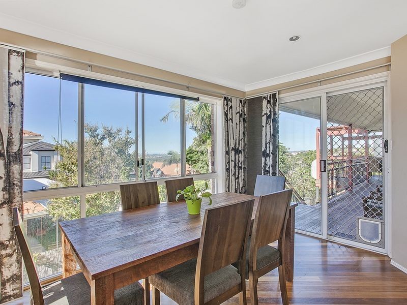 8 Parklane Place, Highland Park QLD 4211