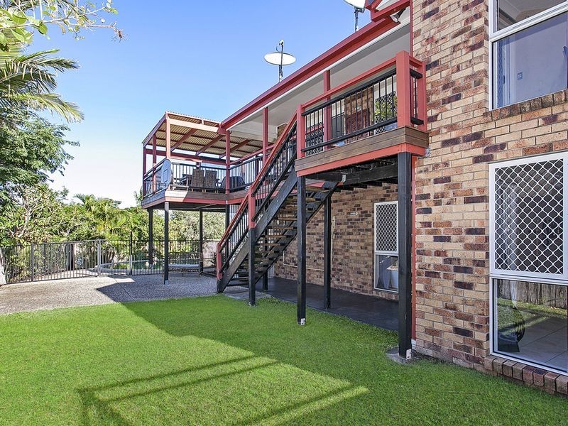 8 Parklane Place, Highland Park QLD 4211