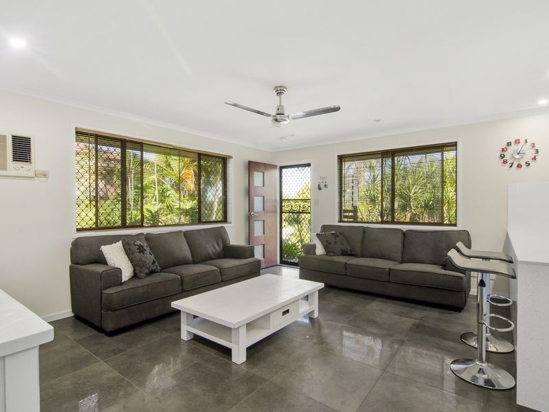 17 Goodman Close, Highland Park QLD 4211