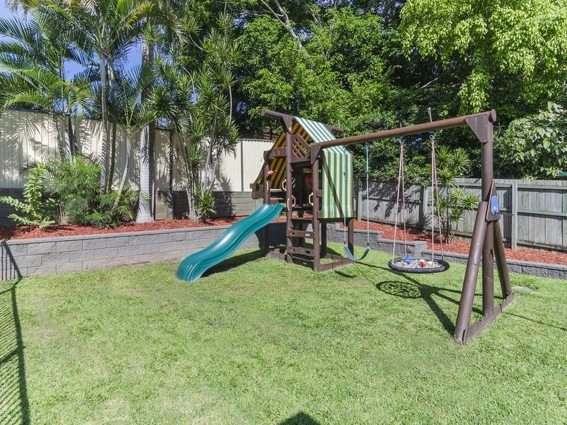 20 Lowanna Drive, Ashmore QLD 4214