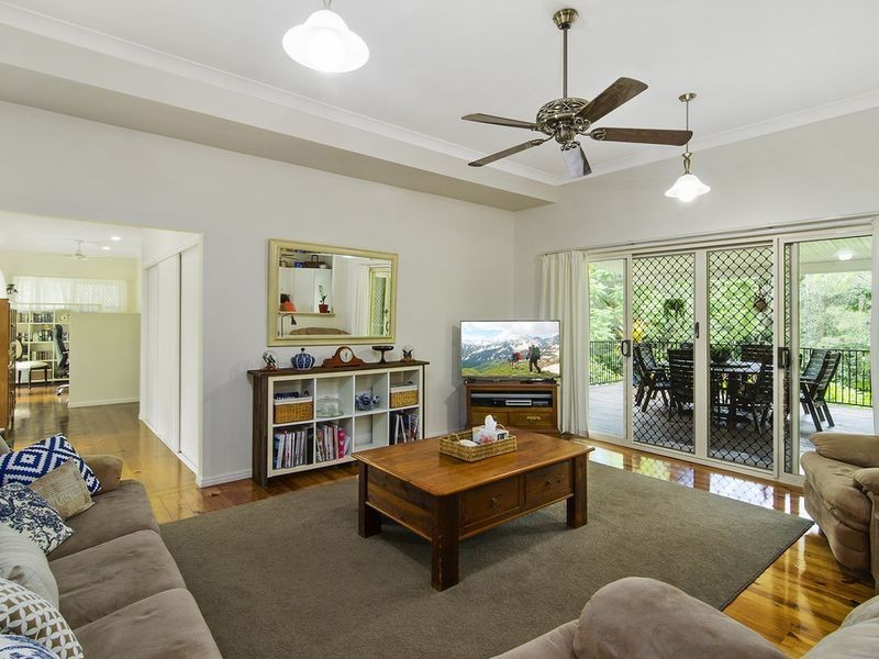 123 Castle Hill Drive North, Gaven QLD 4211