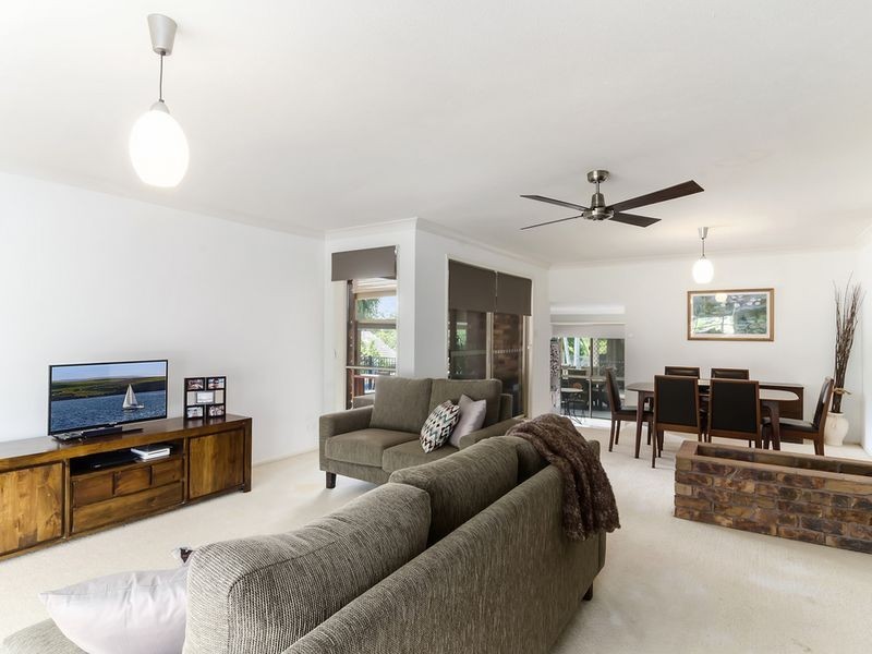 4 Marla Way, Carrara QLD 4211