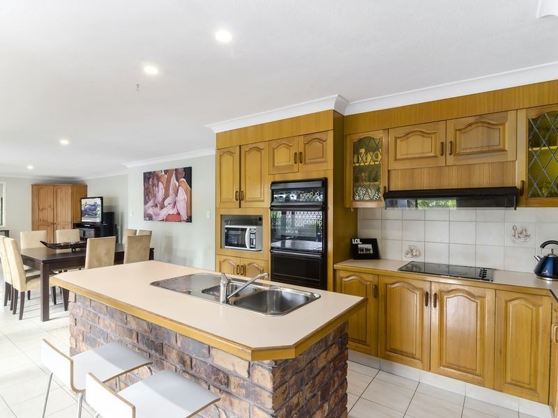 4 Marla Way, Carrara QLD 4211