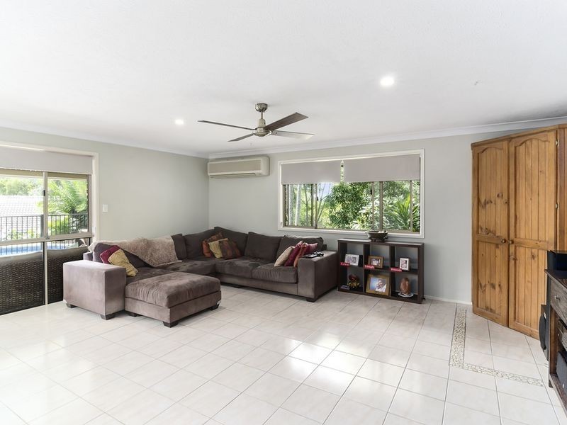 4 Marla Way, Carrara QLD 4211