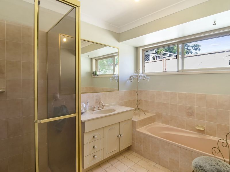 4 Marla Way, Carrara QLD 4211