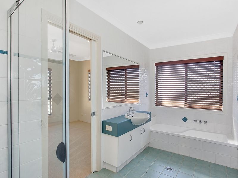 23 Ballah Crescent, Highland Park QLD 4211