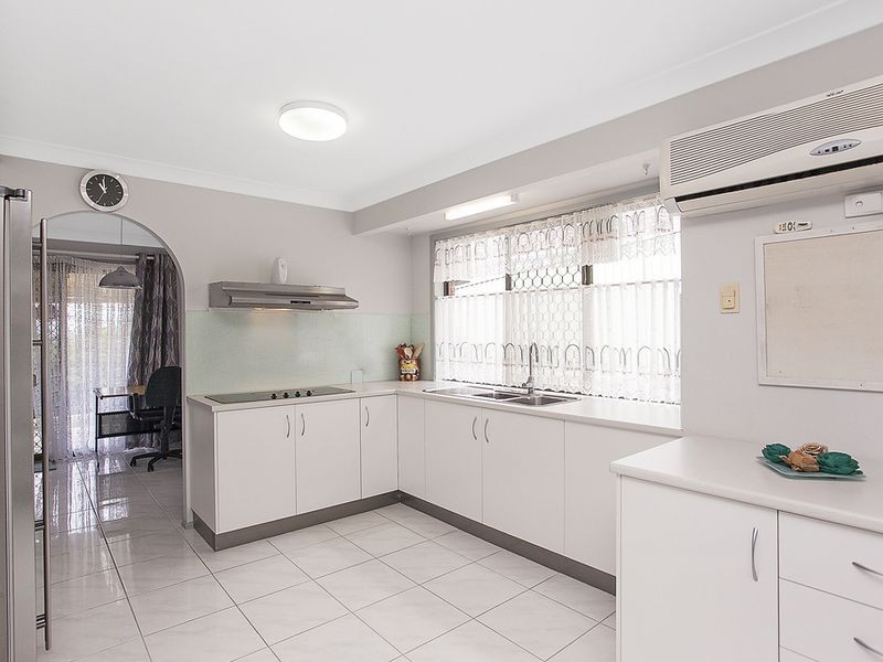 32 Jabiluka Drive, Highland Park QLD 4211