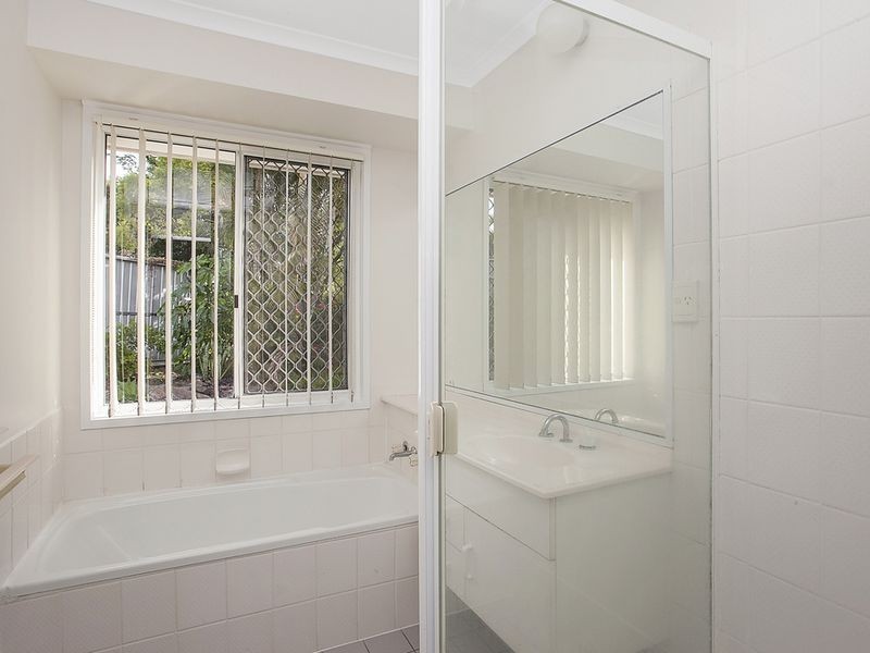 16 Sharne Court, Carrara QLD 4211