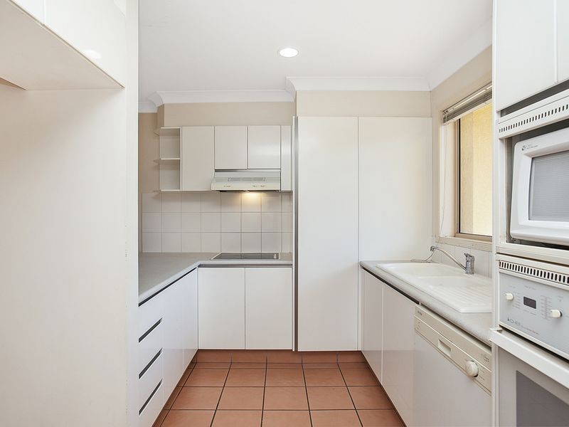 109/152 Palm Meadows Drive, Carrara QLD 4211