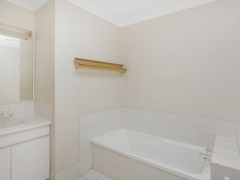 109/152 Palm Meadows Drive, Carrara QLD 4211