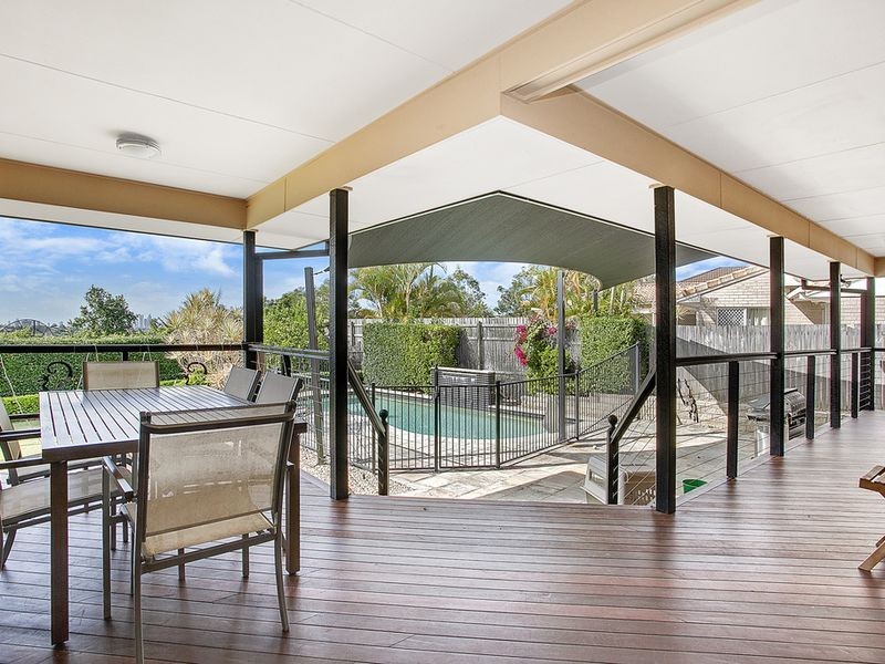 18 Quigan Terrace, Highland Park QLD 4211