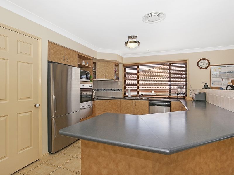 18 Quigan Terrace, Highland Park QLD 4211