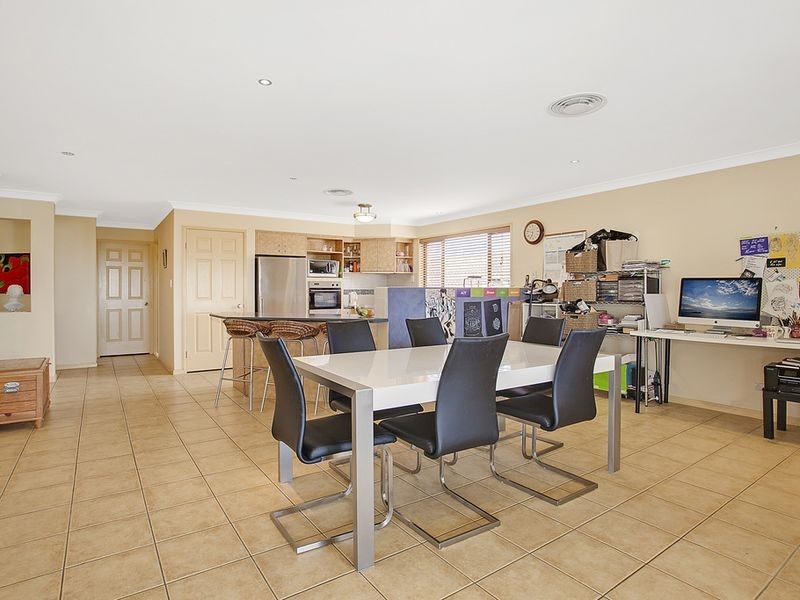 18 Quigan Terrace, Highland Park QLD 4211