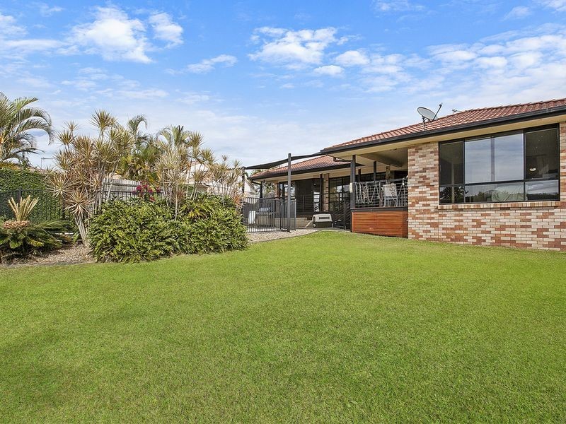 18 Quigan Terrace, Highland Park QLD 4211