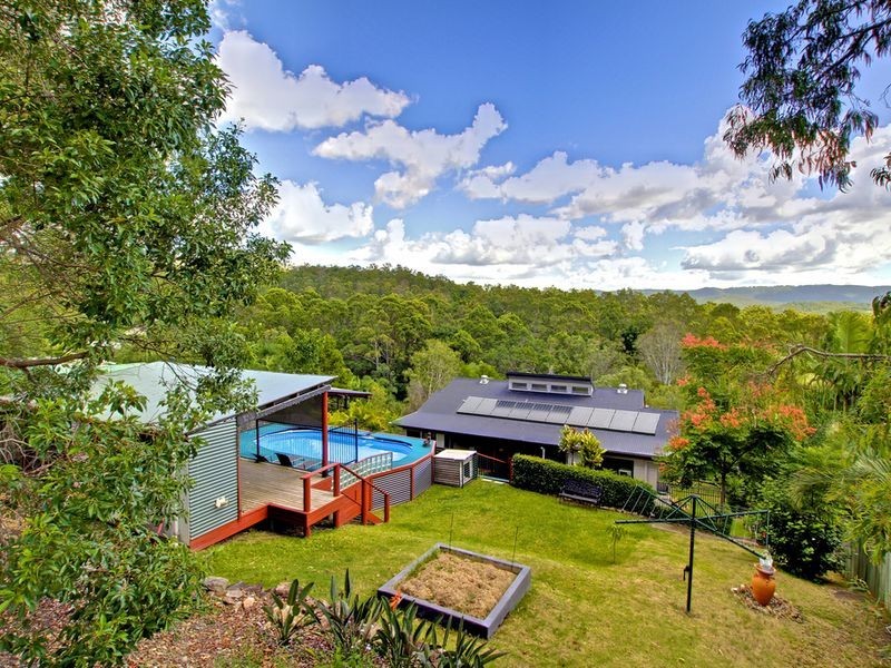 16 Stonehaven Place, Highland Park QLD 4211