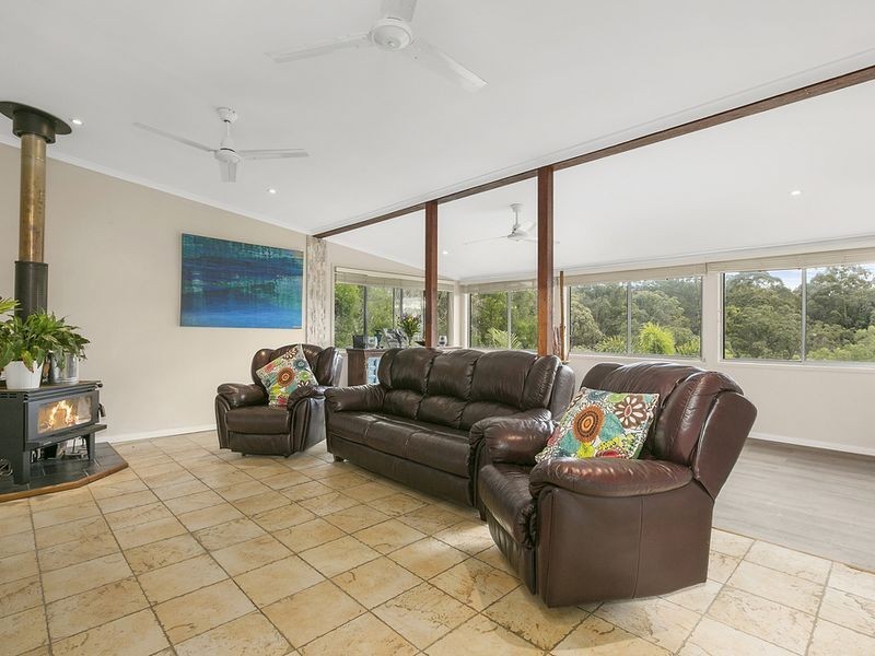 16 Stonehaven Place, Highland Park QLD 4211