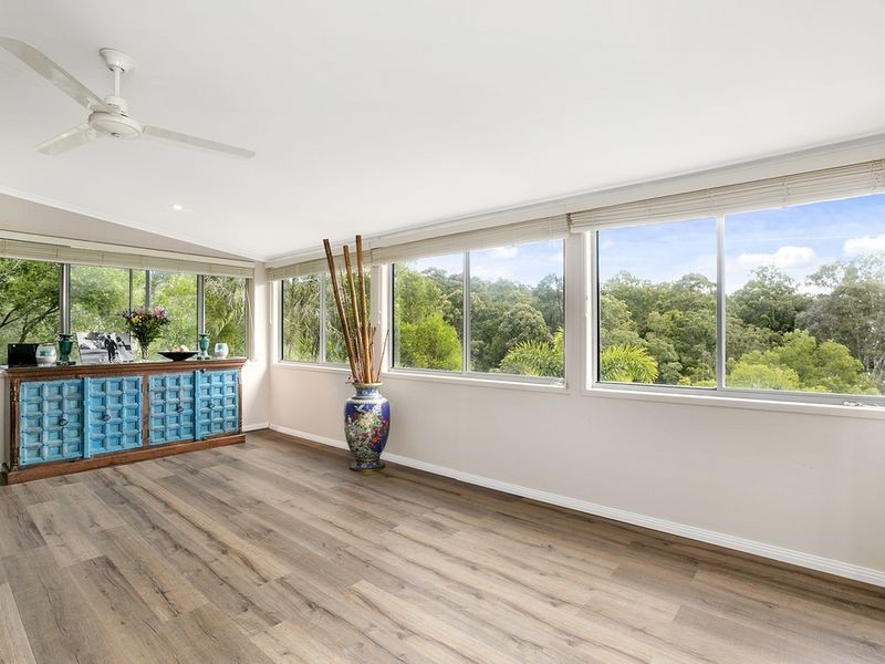 16 Stonehaven Place, Highland Park QLD 4211