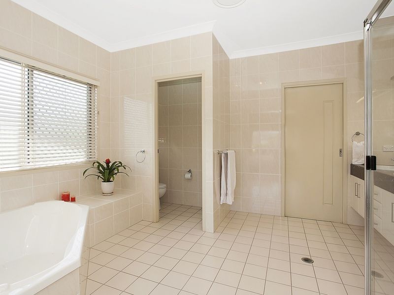 4 Honey Eater Court, Gilston QLD 4211