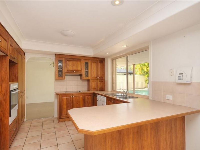 37 Nerang River Drive, Nerang QLD 4211