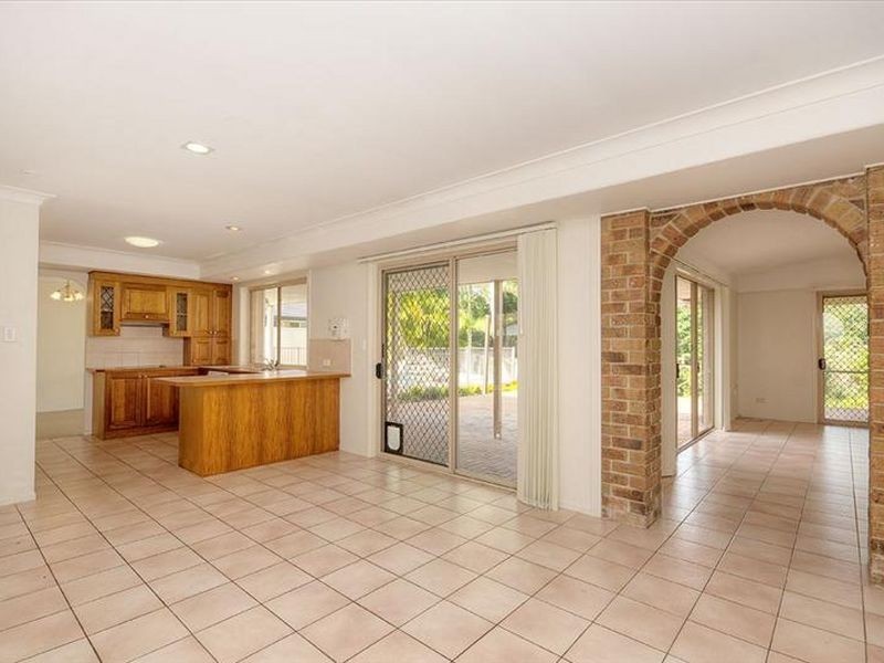 37 Nerang River Drive, Nerang QLD 4211