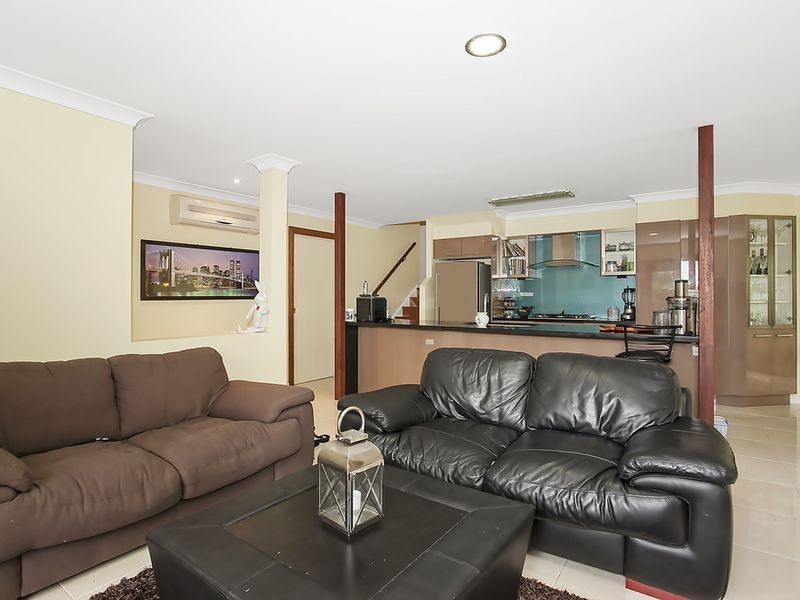 91 Armstrong Way, Highland Park QLD 4211