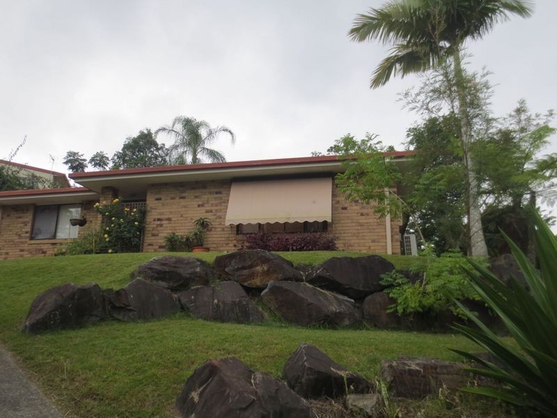 8 Sueden Court, Nerang QLD 4211