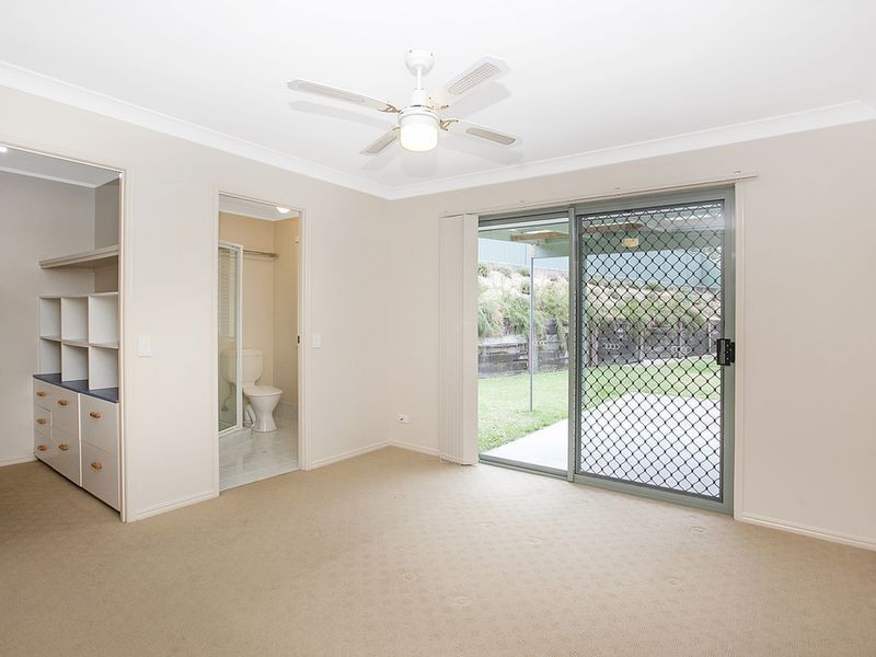 25 Glengarry Close, Highland Park QLD 4211