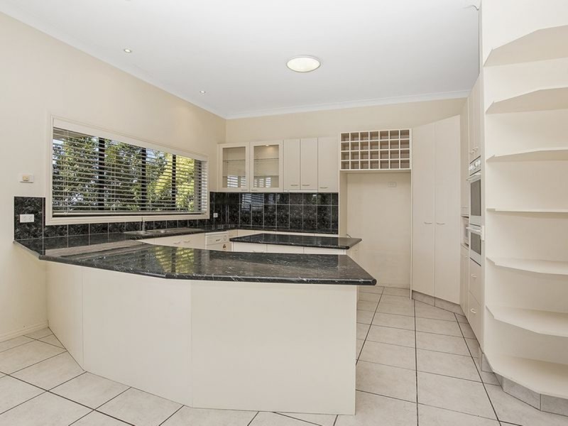 28 Ardrossan Place, Highland Park QLD 4211