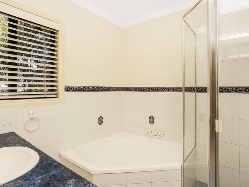 28 Ardrossan Place, Highland Park QLD 4211