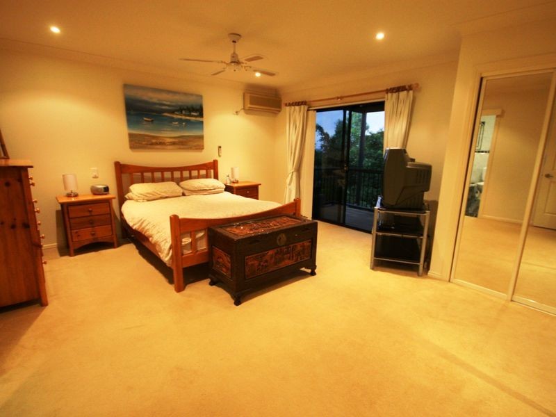 28 Ardrossan Place, Highland Park QLD 4211