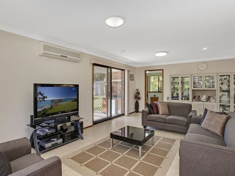 9 Buring Court, Highland Park QLD 4211