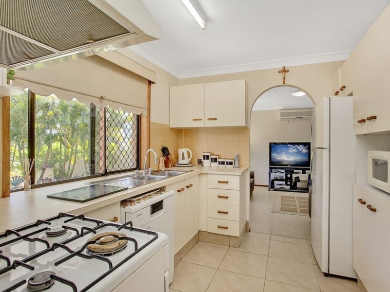 9 Buring Court, Highland Park QLD 4211