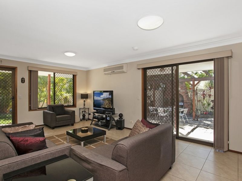 9 Buring Court, Highland Park QLD 4211