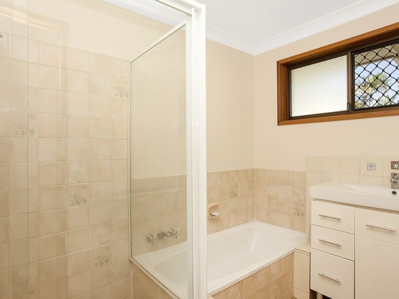 9 Buring Court, Highland Park QLD 4211