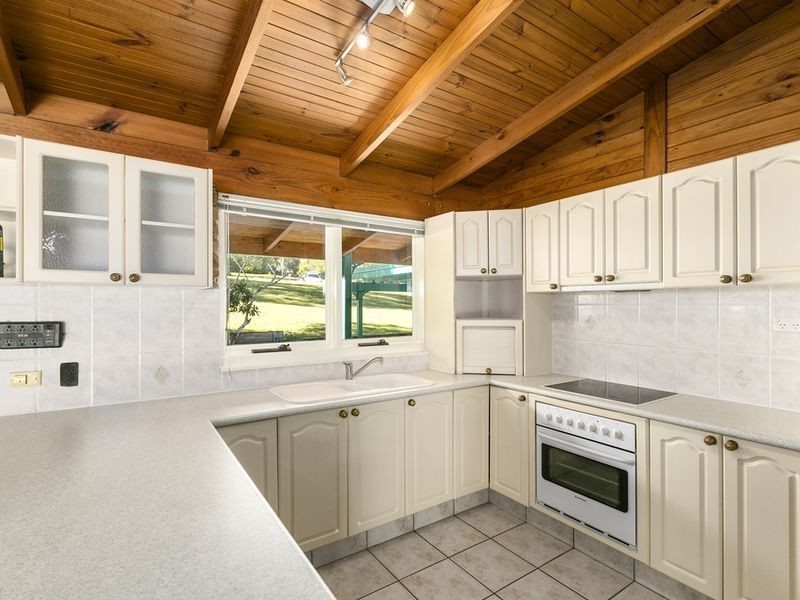 11 Winderadeen Court, Nerang QLD 4211